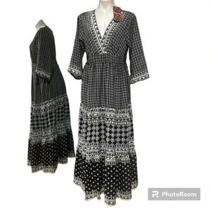 Women's Black and White Dress